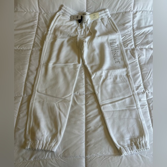 New White Hollister Relaxed Joggers Size Small - Picture 1 of 4
